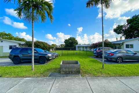 Appartement à louer à Miami, Floride: 1 chambre, 72 m2 № 1974843 - photo 22