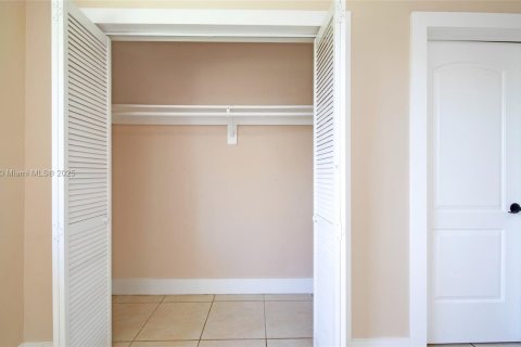 Appartement à louer à Miami, Floride: 1 chambre, 72 m2 № 1974843 - photo 18