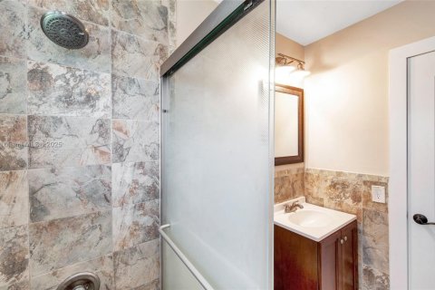 Appartement à louer à Miami, Floride: 1 chambre, 72 m2 № 1974843 - photo 14