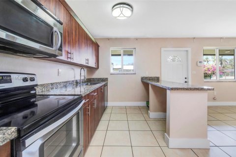 Appartement à louer à Miami, Floride: 1 chambre, 72 m2 № 1974843 - photo 9