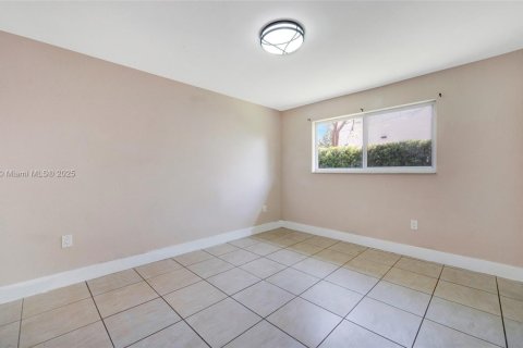 Appartement à louer à Miami, Floride: 1 chambre, 72 m2 № 1974843 - photo 15