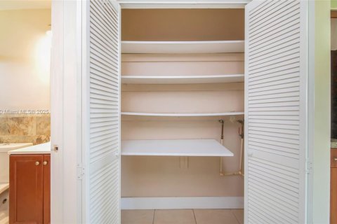 Appartement à louer à Miami, Floride: 1 chambre, 72 m2 № 1974843 - photo 19