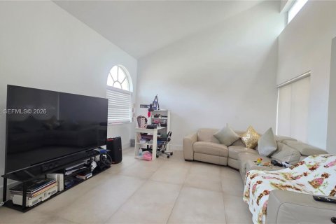 Снять в аренду виллу или дом в Майами, Флорида 3 спальни, 168.71м2, № 2049286 - фото 6