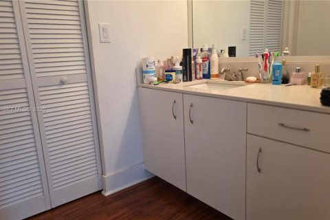 Снять в аренду виллу или дом в Майами, Флорида 3 спальни, 168.71м2, № 2049286 - фото 30