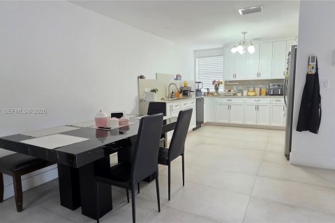 Снять в аренду виллу или дом в Майами, Флорида 3 спальни, 168.71м2, № 2049286 - фото 19