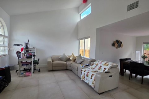 Снять в аренду виллу или дом в Майами, Флорида 3 спальни, 168.71м2, № 2049286 - фото 9