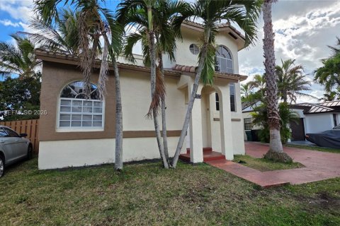 Снять в аренду виллу или дом в Майами, Флорида 3 спальни, 168.71м2, № 2049286 - фото 3