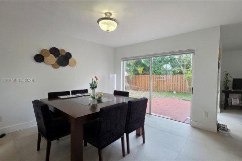 Снять в аренду виллу или дом в Майами, Флорида 3 спальни, 168.71м2, № 2049286 - фото 11