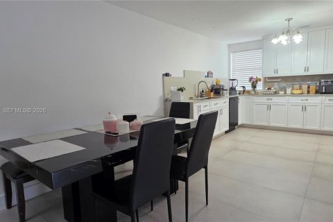 Снять в аренду виллу или дом в Майами, Флорида 3 спальни, 168.71м2, № 2049286 - фото 18