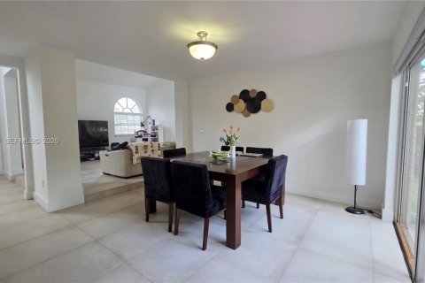 Снять в аренду виллу или дом в Майами, Флорида 3 спальни, 168.71м2, № 2049286 - фото 13