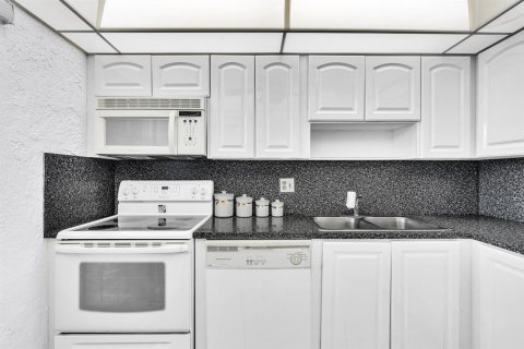 Copropriété à vendre à Margate, Floride: 2 chambres, 90.12 m2 № 2146970 - photo 10