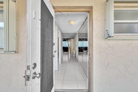 Copropriété à vendre à Margate, Floride: 2 chambres, 90.12 m2 № 2146970 - photo 11