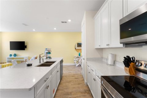 Touwnhouse à vendre à Kissimmee, Floride: 2 chambres, 129.51 m2 № 2408878 - photo 11