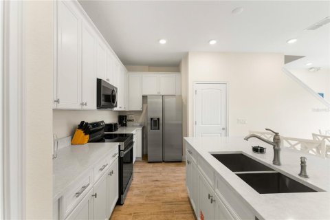Touwnhouse à vendre à Kissimmee, Floride: 2 chambres, 129.51 m2 № 2408878 - photo 9
