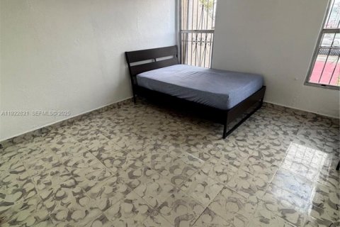 Commercial property in Miami, Florida 141.58 sq.m. № 1976715 - photo 19