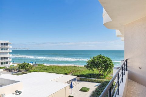 Condominio en venta en Palm Beach, Florida, 4 dormitorios, 428.19 m2 № 2013360 - foto 12