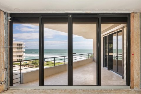 Condominio en venta en Palm Beach, Florida, 4 dormitorios, 428.19 m2 № 2013360 - foto 11