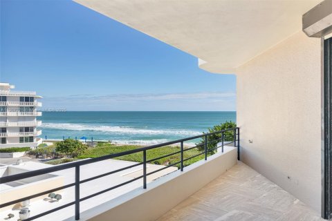 Condominio en venta en Palm Beach, Florida, 4 dormitorios, 428.19 m2 № 2013360 - foto 13