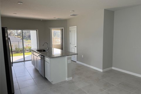 Touwnhouse à louer à Lady Lake, Floride: 3 chambres, 150.87 m2 № 2118905 - photo 5