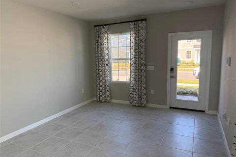 Touwnhouse à louer à Lady Lake, Floride: 3 chambres, 150.87 m2 № 2118905 - photo 2