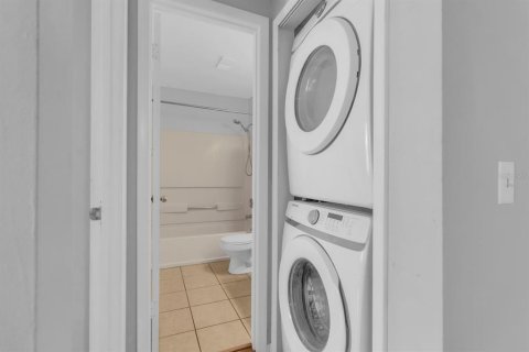 Condominio en venta en Orlando, Florida, 2 dormitorios, 95.04 m2 № 2197767 - foto 24