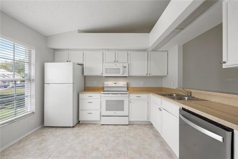 Touwnhouse à louer à Orlando, Floride: 3 chambres, 106.74 m2 № 2388982 - photo 4