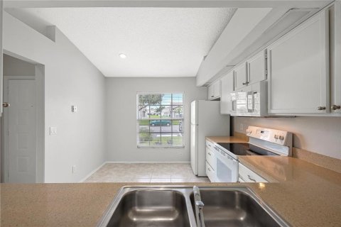 Touwnhouse à louer à Orlando, Floride: 3 chambres, 106.74 m2 № 2388982 - photo 6