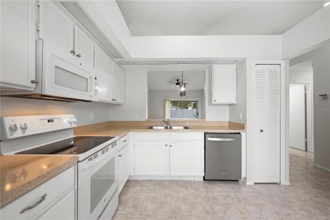 Touwnhouse à louer à Orlando, Floride: 3 chambres, 106.74 m2 № 2388982 - photo 5