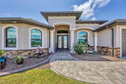 House in Port Charlotte, Florida 3 bedrooms, 204.11 sq.m. № 1630531 - photo 3