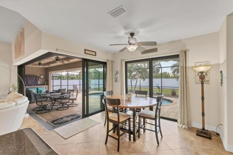 House in Port Charlotte, Florida 3 bedrooms, 204.11 sq.m. № 1630531 - photo 10