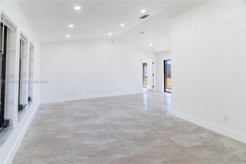 Купить виллу или дом в Лихай-Эйкерс, Флорида 3 спальни, 143.72м2, № 1997397 - фото 6