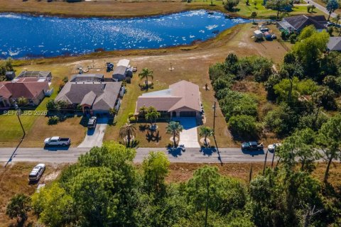 Купить виллу или дом в Лихай-Эйкерс, Флорида 3 спальни, 143.72м2, № 1997397 - фото 2