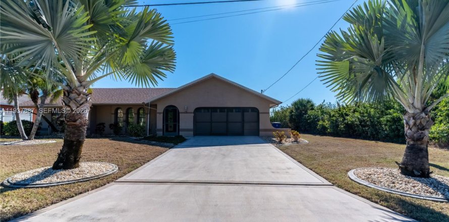 Дом в Лихай-Эйкерс, Флорида 3 спальни, 143.72м2 № 1997397