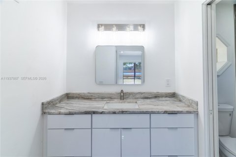 Купить виллу или дом в Лихай-Эйкерс, Флорида 3 спальни, 143.72м2, № 1997397 - фото 8