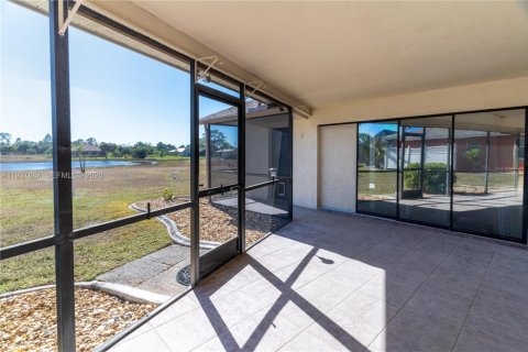 Купить виллу или дом в Лихай-Эйкерс, Флорида 3 спальни, 143.72м2, № 1997397 - фото 19