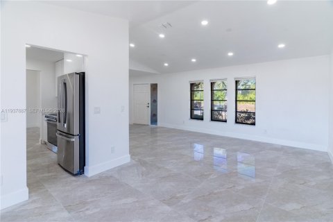 Купить виллу или дом в Лихай-Эйкерс, Флорида 3 спальни, 143.72м2, № 1997397 - фото 5