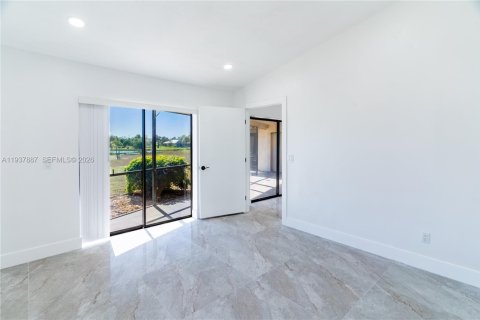 Купить виллу или дом в Лихай-Эйкерс, Флорида 3 спальни, 143.72м2, № 1997397 - фото 12