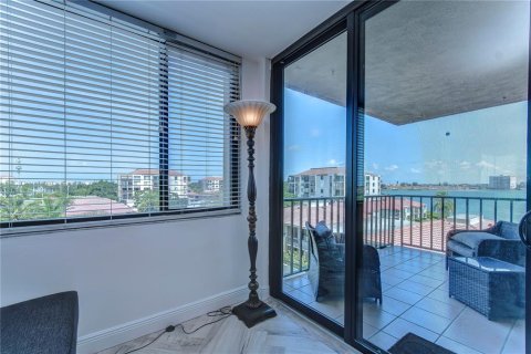 Condominio en alquiler en Saint Petersburg, Florida, 2 dormitorios, 116.13 m2 № 1908607 - foto 16