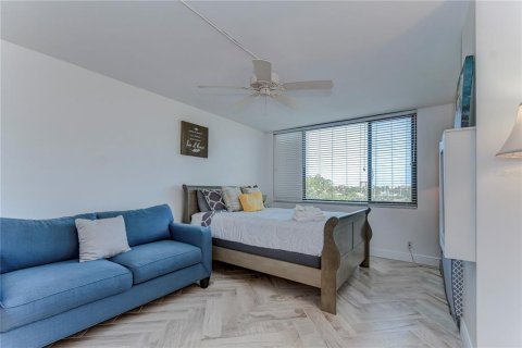 Condominio en alquiler en Saint Petersburg, Florida, 2 dormitorios, 116.13 m2 № 1908607 - foto 28