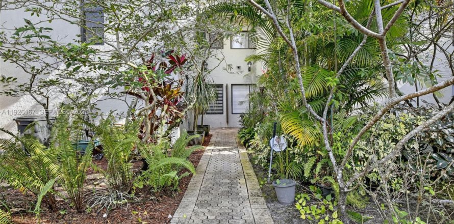 Таунхаус в Плантация, Флорида 4 спальни, 201.6м2 № 1984565