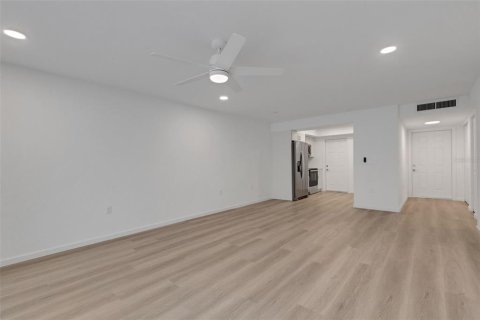 Снять в аренду квартиру в Сарасота, Флорида 2 комнаты, 109.62м2, № 2095755 - фото 10