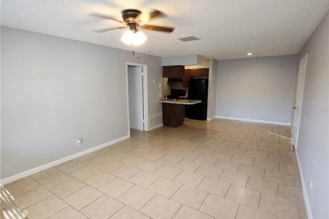 Condo in Brandon, Florida, 1 bedroom  № 2219998 - photo 8