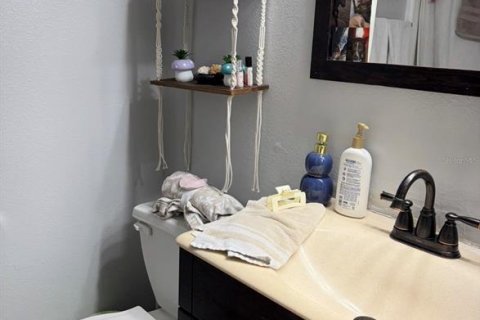 Condo in Brandon, Florida, 1 bedroom  № 2219998 - photo 13
