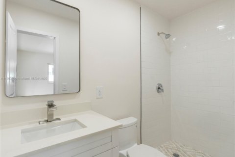 Casa en venta en Miami, Florida, 3 dormitorios, 113.81 m2 № 1954762 - foto 30