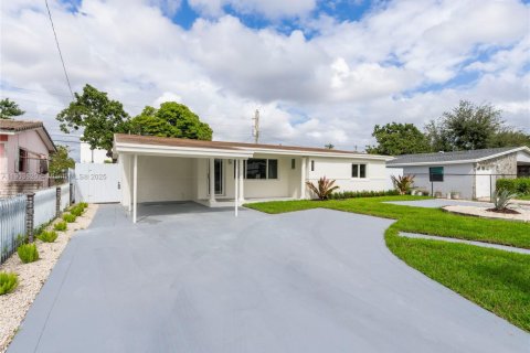 Casa en venta en Miami, Florida, 3 dormitorios, 113.81 m2 № 1954762 - foto 1