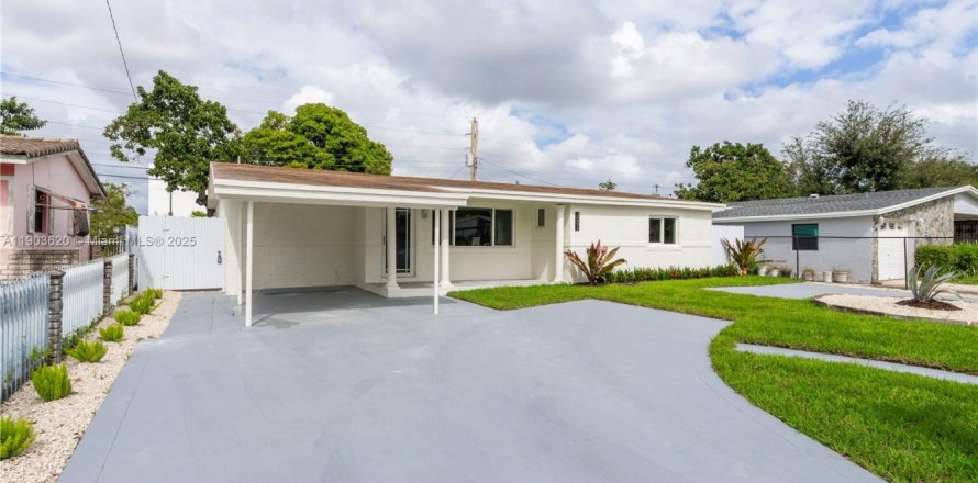 Casa en Miami, Florida 3 dormitorios, 113.81 m2 № 1954762