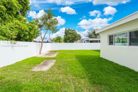 Casa en venta en Miami, Florida, 3 dormitorios, 113.81 m2 № 1954762 - foto 10