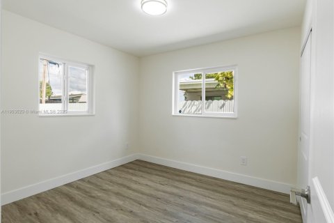 Casa en venta en Miami, Florida, 3 dormitorios, 113.81 m2 № 1954762 - foto 26