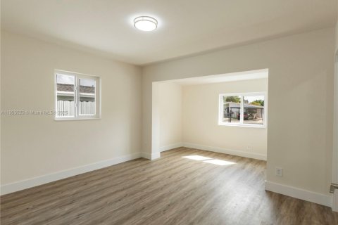Casa en venta en Miami, Florida, 3 dormitorios, 113.81 m2 № 1954762 - foto 28