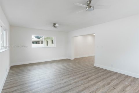 Casa en venta en Miami, Florida, 3 dormitorios, 113.81 m2 № 1954762 - foto 22